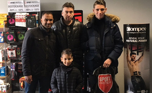 Le FC RIVE DROITE est passé à Sérezin du Rhône en famille cette semaine avec Bertrand et Jamal Alioui et leurs enfants...