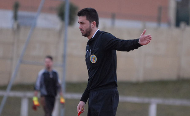 L'arbitre de la rencontre L'arbitre de la rencontre