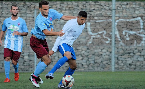 Yanis Merdji va franchir le pas du foot pro au FBBP01