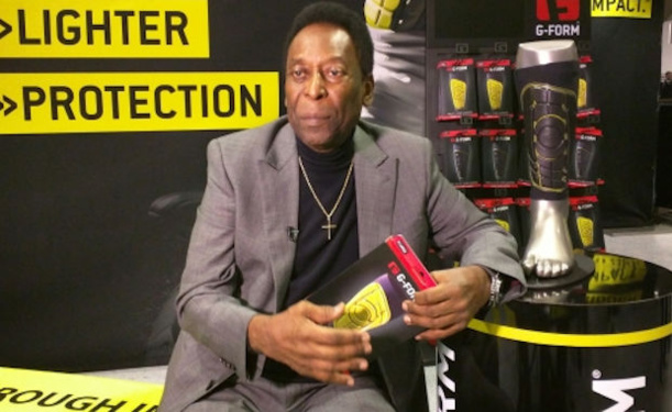 Pelé en personne a addoubé les protège-tibias G-Form Pelé en personne a addoubé les protège-tibias G-Form