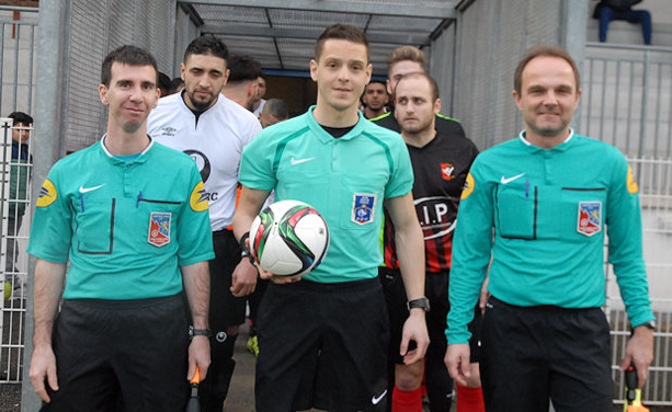 Les arbitres de la rencontre Les arbitres de la rencontre