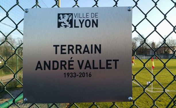 Le terrain du FC Lyon porte désormais le nom d'André Vallet Le terrain du FC Lyon porte désormais le nom d'André Vallet