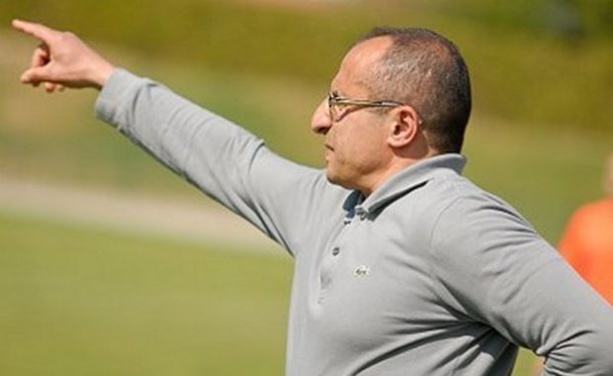 Oumrane Nen Yahia (ent FC Vaulx B) Oumrane Nen Yahia (ent FC Vaulx B)