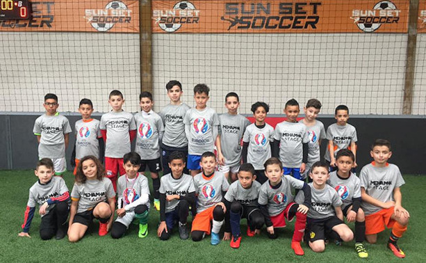 Stages Jeunes - Comme et avec des PROS au SUN SET SOCCER de Mions Stages Jeunes - Comme et avec des PROS au SUN SET SOCCER de Mions