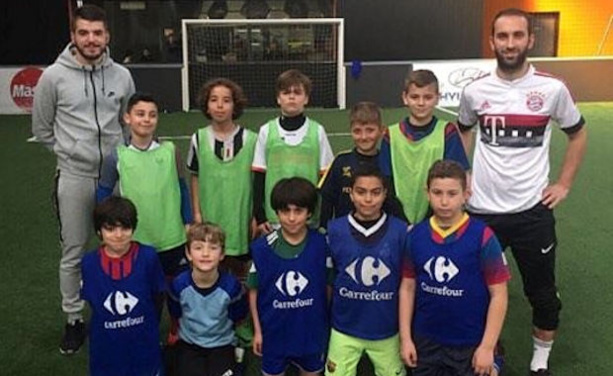 Stages Jeunes - Comme et avec des PROS au SUN SET SOCCER de Mions Stages Jeunes - Comme et avec des PROS au SUN SET SOCCER de Mions