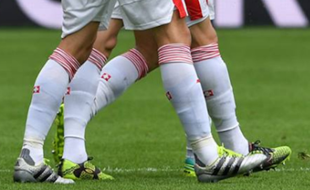 Sport-Protech.com - Les chaussettes FALKE pour ne plus déraper !