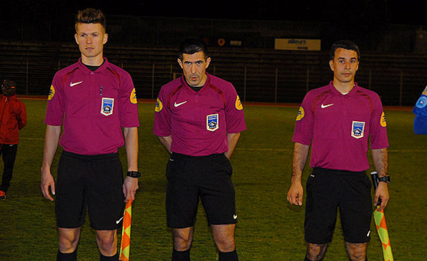 Les arbitres de la rencontre Les arbitres de la rencontre