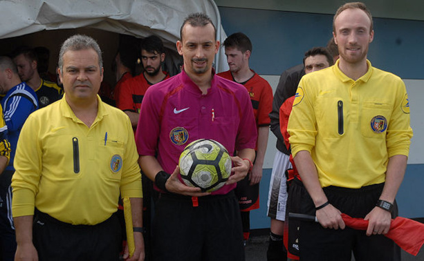 Les arbitres de la rencontre Les arbitres de la rencontre