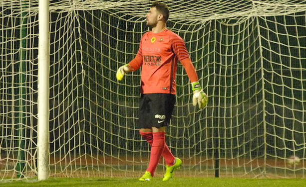 Maxime Cassara a su se montrer décisif pour préserver une nouvelle fois sa cage inviolée ce soir à Avranches... Maxime Cassara a su se montrer décisif pour préserver une nouvelle fois sa cage inviolée ce soir à Avranches...