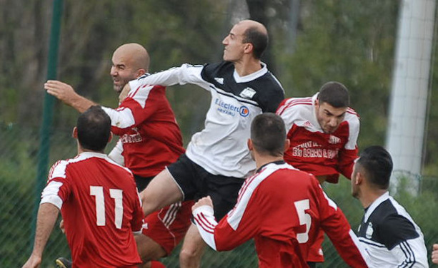 Mekki (US Meyzieu) monte d'un cran avec neuf buts Mekki (US Meyzieu) monte d'un cran avec neuf buts