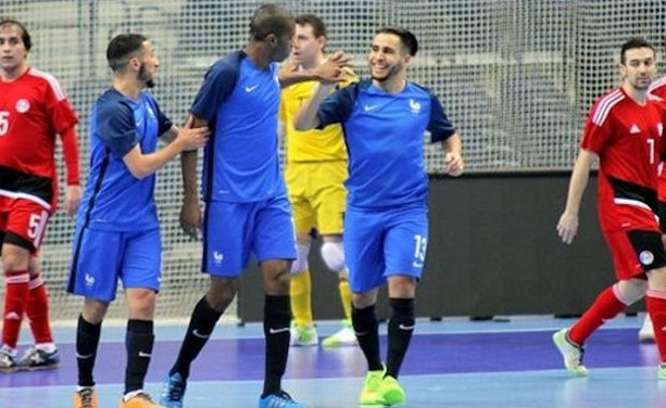 Nassim Boudebibah (à gauche) Nassim Boudebibah (à gauche)