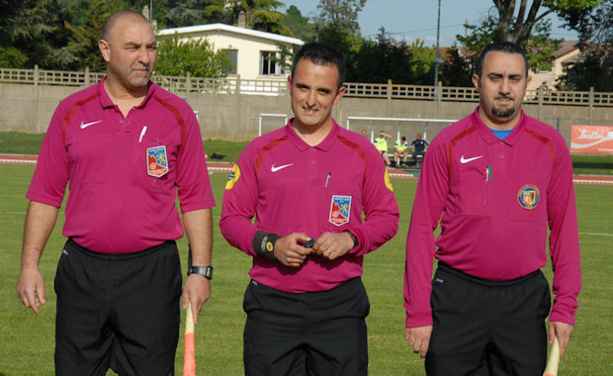 Les arbitres de la rencontre Les arbitres de la rencontre