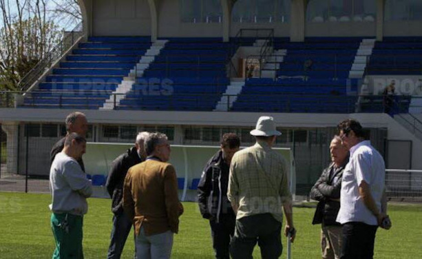 Le stade Chouffet de Villefranche a fait peu neuve (photo : www.leprogres.fr) Le stade Chouffet de Villefranche a fait peu neuve (photo : www.leprogres.fr)