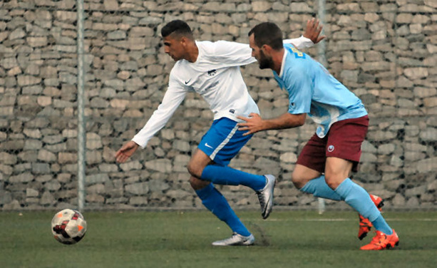 Yanis Merdji n'a pas manqué son retour dans le département samedi soir, au grand dame de la réserve de Lyon-Duchère AS Yanis Merdji n'a pas manqué son retour dans le département samedi soir, au grand dame de la réserve de Lyon-Duchère AS