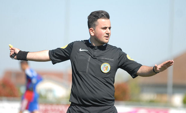 L'arbitre de la rencontre L'arbitre de la rencontre