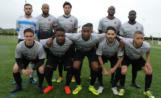 Ain Sud Foot (manque un joueur en arrêt maladie) Ain Sud Foot (manque un joueur en arrêt maladie)