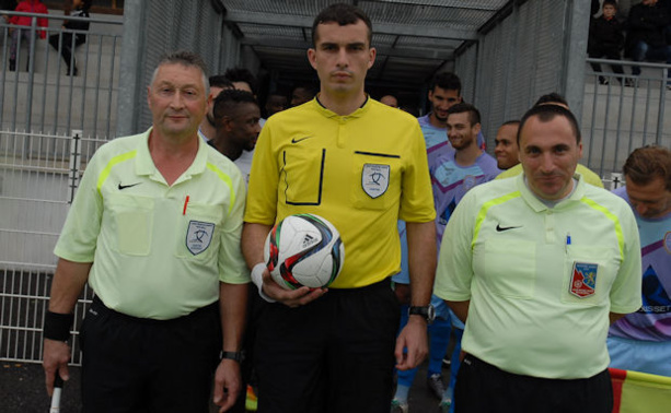 Les arbitres de la rencontre Les arbitres de la rencontre