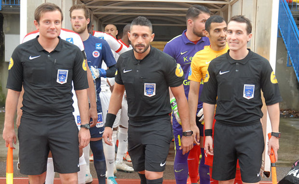 Les arbitres de la rencontre Les arbitres de la rencontre