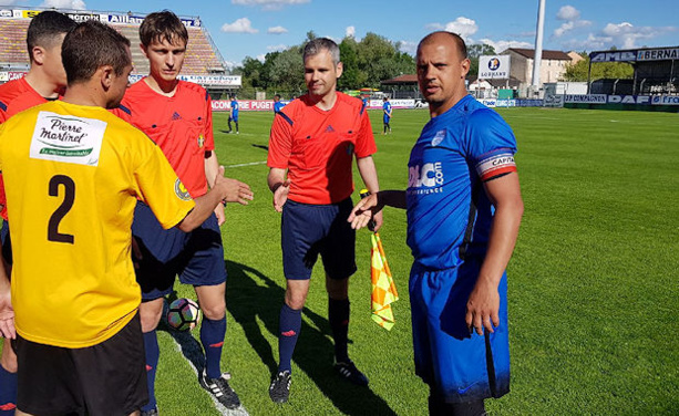 Fin de carrière avec le brassard en Bresse pour Bruno Barreto, victorieux avec le FC Limonest Fin de carrière avec le brassard en Bresse pour Bruno Barreto, victorieux avec le FC Limonest