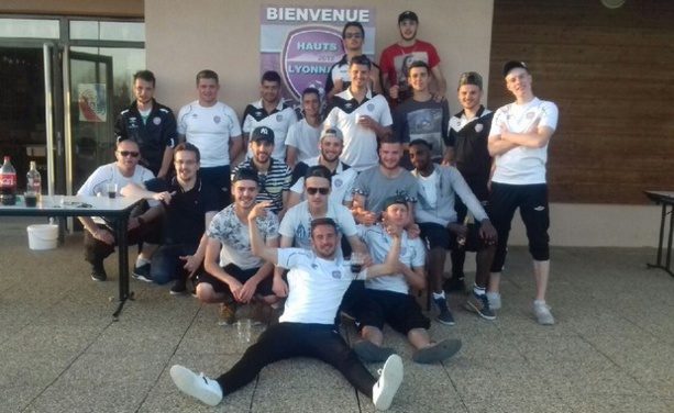 Hauts Lyonnais B n'a pas oublié de fêter sa montée en Excellence ! Hauts Lyonnais B n'a pas oublié de fêter sa montée en Excellence !