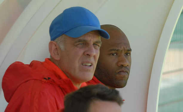 Eric Salignat et Landry Ndzana ont été associés une dernière fois sur le banc de la réserve du FC Villefranche Eric Salignat et Landry Ndzana ont été associés une dernière fois sur le banc de la réserve du FC Villefranche