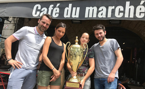 Clement Guillot en compagnie de l'équipe du Café du Marché Clement Guillot en compagnie de l'équipe du Café du Marché