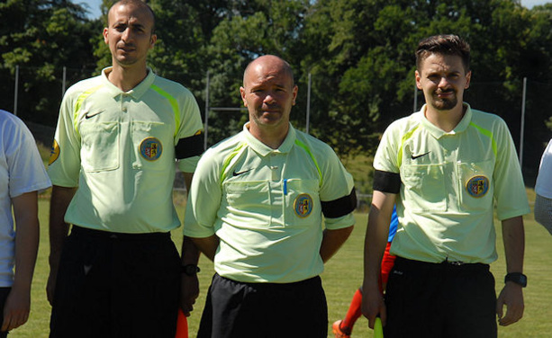 Les arbitres de la rencontre Les arbitres de la rencontre