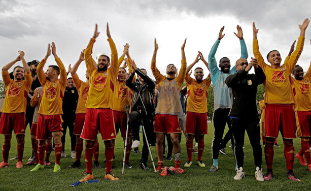 Livre d'Or Monfoot69 - La remontée de SAINT-PRIEST sera retracée dans le livre de la saison ! Livre d'Or Monfoot69 - La remontée de SAINT-PRIEST sera retracée dans le livre de la saison !