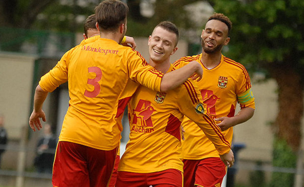 Livre d'Or Monfoot69 - La remontée de SAINT-PRIEST sera retracée dans le livre de la saison ! Livre d'Or Monfoot69 - La remontée de SAINT-PRIEST sera retracée dans le livre de la saison !