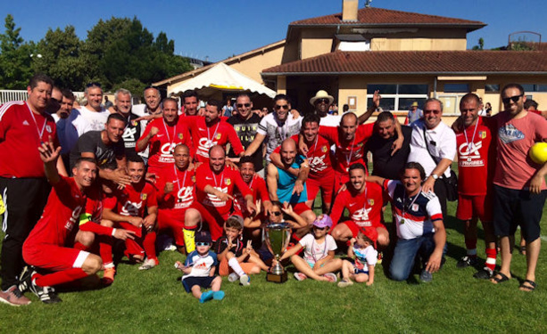 Vétérans - Le FC LYON jusqu'au bout du plaisir ! Vétérans - Le FC LYON jusqu'au bout du plaisir !