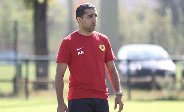 Livre d'Or Monfoot69 - Ahmed AÏT OUARAB (Lyon-Duchère AS) a commandé son exemplaire ! Livre d'Or Monfoot69 - Ahmed AÏT OUARAB (Lyon-Duchère AS) a commandé son exemplaire !