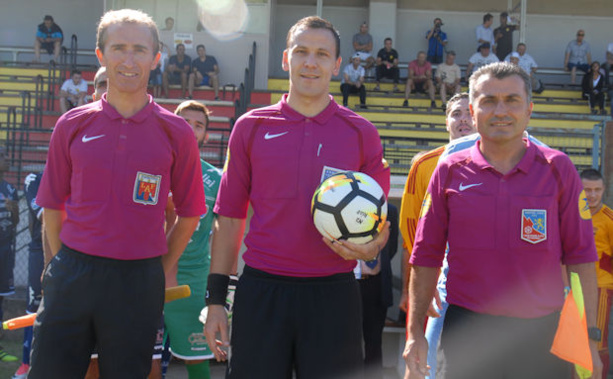 Les arbitres de la rencontre Les arbitres de la rencontre