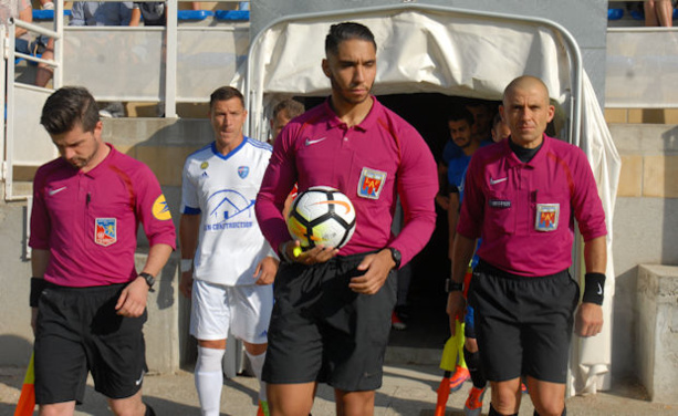 Les arbitres de la rencontre