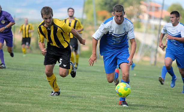Pinard à la lutte avec Dussauge. Le deuxième aura le dernier mot Pinard à la lutte avec Dussauge. Le deuxième aura le dernier mot