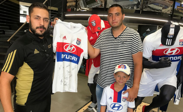 Facebook - ESPACE foot récompense le 8000ème... un Mâconnais ! Facebook - ESPACE foot récompense le 8000ème... un Mâconnais !