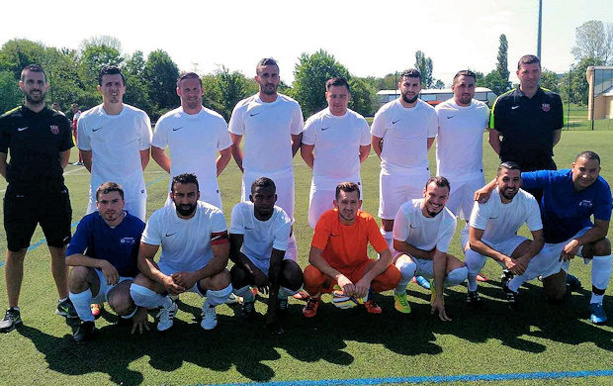 Fabien Colloredo (3ème debout en partant de la gauche) n'est probablement jamais rentré aussi tôt en Coupe de France de sa carrière