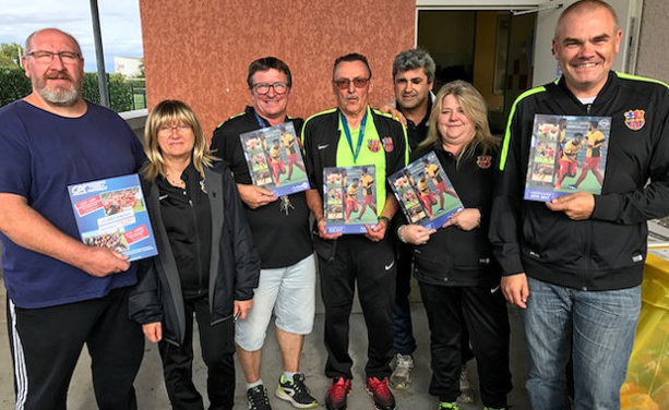 Les dirigeants et bénévoles de l'O Saint-Quentin ont apprécié le livre Monfoot69 et l'ont... acheté ! Merci à Daniel Rondot le président.