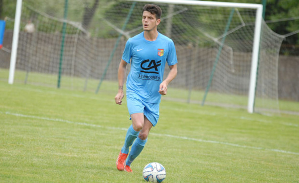 Après deux saisons passées au FC Villefranche, Jérémy Gomez est de retour à l'UF Belleville Saint-Jean Après deux saisons passées au FC Villefranche, Jérémy Gomez est de retour à l'UF Belleville Saint-Jean