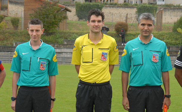 Les arbitres de la rencontre Les arbitres de la rencontre