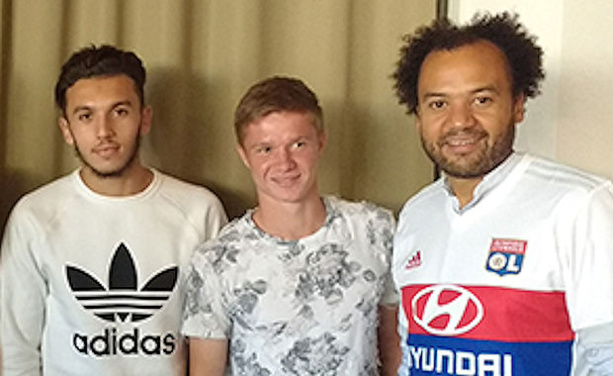 Melvin Bard (au centre) partira à la Coupe du Monde U17 Melvin Bard (au centre) partira à la Coupe du Monde U17