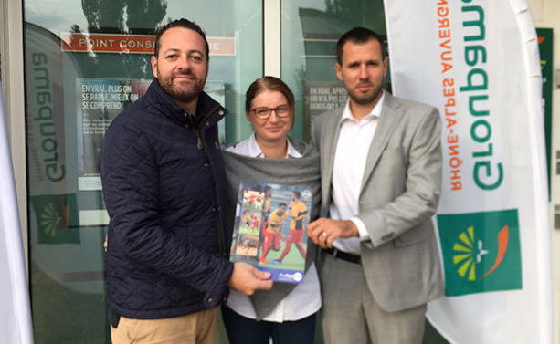 Joel Arandel en compagnie des dirigeants de Groupama Rhône-Alpes