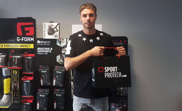 Maxime Buisson, le stoppeur du FC Limonest-Saint-Didier, duquel s'inspire Sidoine Logon, est aussi passé cette semaine à Sérézin du Rhône Maxime Buisson, le stoppeur du FC Limonest-Saint-Didier, duquel s'inspire Sidoine Logon, est aussi passé cette semaine à Sérézin du Rhône