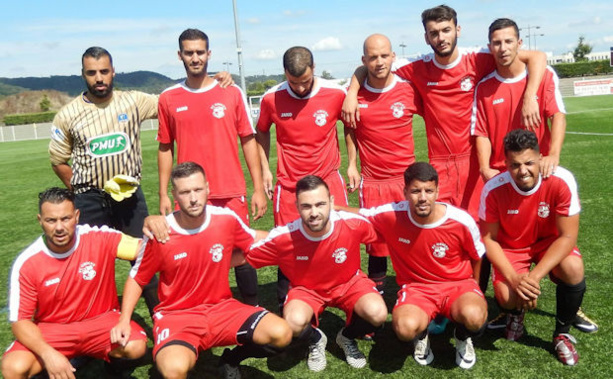 Le FC Grigny, co-leader de la Poule F de R3 Le FC Grigny, co-leader de la Poule F de R3