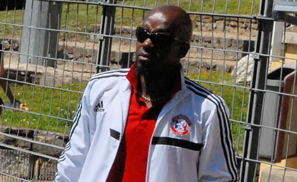Bouba Diallo, l'entraîneur du FC Sud Ouest 69 Bouba Diallo, l'entraîneur du FC Sud Ouest 69