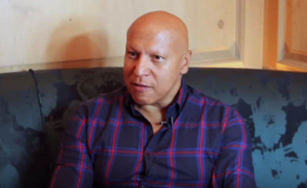 Anciens - A. BEN MABROUK : "Avec LUIS, on a montré que même en venant des MINGUETTES on pouvait s'en sortir..." Anciens - A. BEN MABROUK : "Avec LUIS, on a montré que même en venant des MINGUETTES on pouvait s'en sortir..."