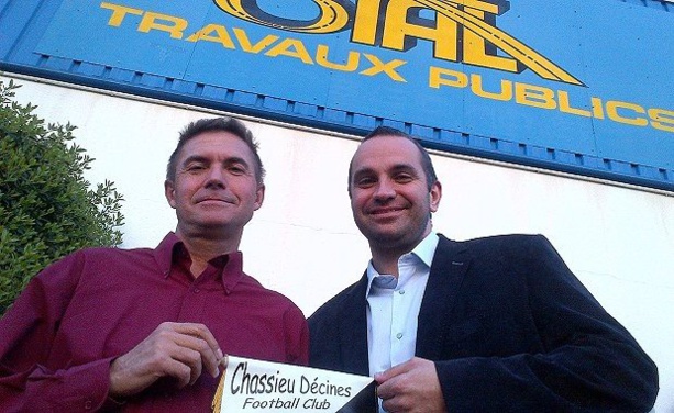 Bernard Archimbaud et Anthony Stal, le duo de présidents du Chassieu-Décines FC peuvent savourer, leur équipe a remporté ce week-end sa première victoire en R2. Bernard Archimbaud et Anthony Stal, le duo de présidents du Chassieu-Décines FC peuvent savourer, leur équipe a remporté ce week-end sa première victoire en R2.