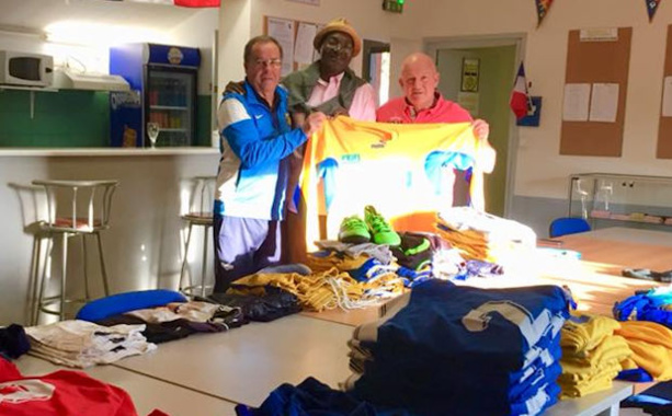 ECHOS des CLUBS - Le FC 2 Fontaines s'exporte en Afrique ECHOS des CLUBS - Le FC 2 Fontaines s'exporte en Afrique