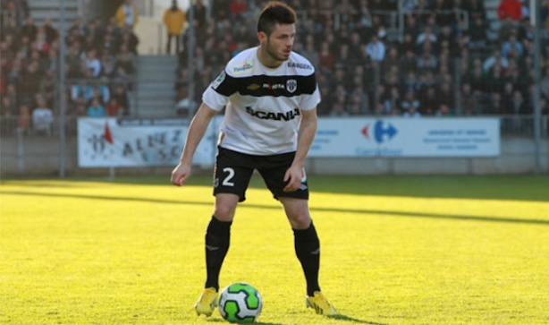 MERCATO d'hiver - Ça va bouger au FC VILLEFRANCHE, un défenseur à l'essai MERCATO d'hiver - Ça va bouger au FC VILLEFRANCHE, un défenseur à l'essai