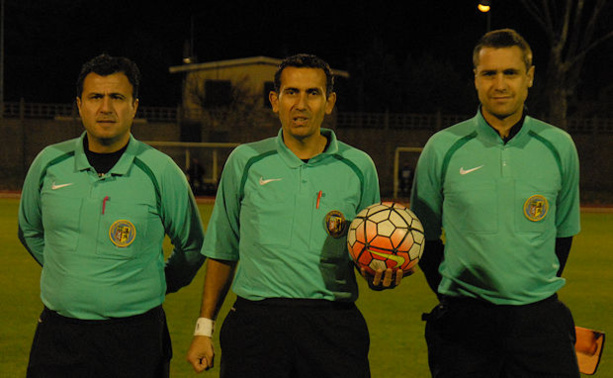 Les arbitres de la rencontre Les arbitres de la rencontre