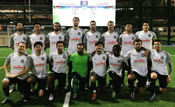 A désormais 30 ans, Mathieu Boyer évolue désormais au FC Azzuri, à Hong Kong (5ème, en haut, en partant de la gauche) A désormais 30 ans, Mathieu Boyer évolue désormais au FC Azzuri, à Hong Kong (5ème, en haut, en partant de la gauche)